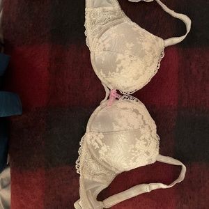 Victoria secret bra 32D